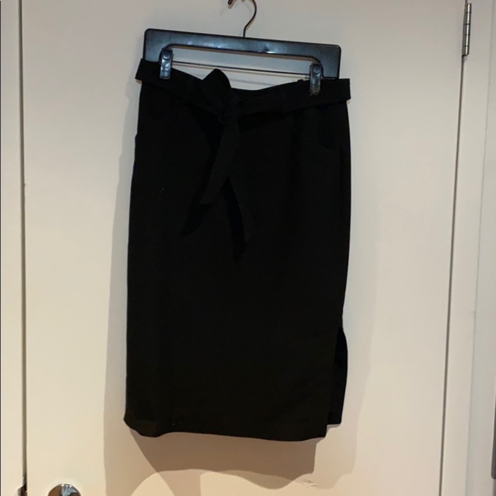 Beautiful form fitting skirt
